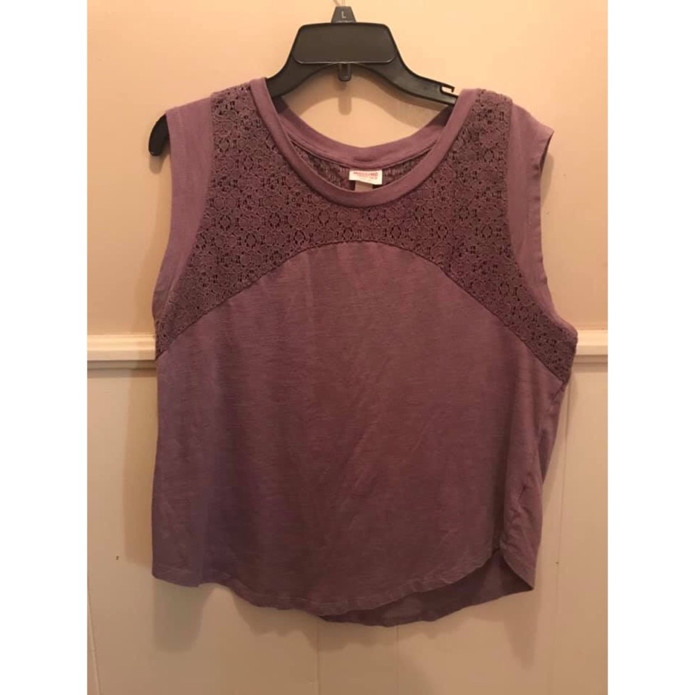 Large Mossimo Tank